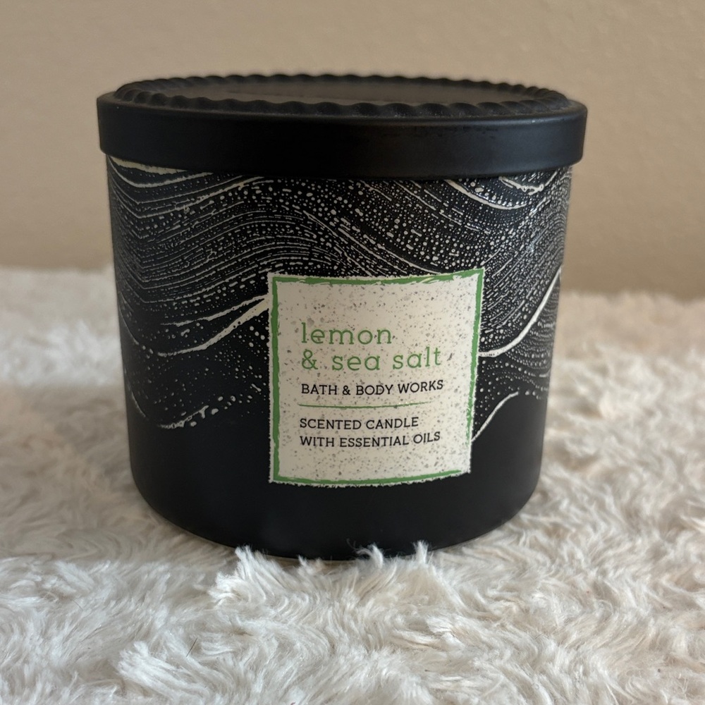 Bath & Body Works Lemon & Sea Salt 3 Wick Candle